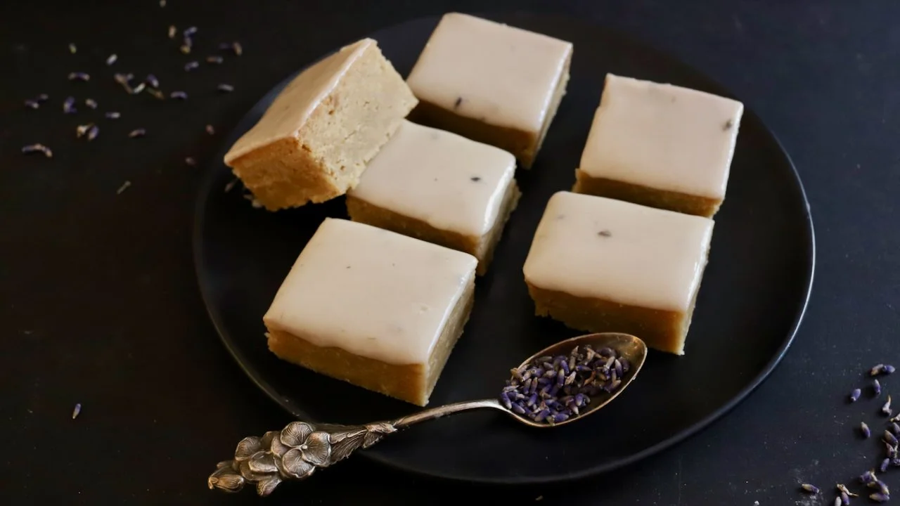 HONEY LAVENDER BLONDIES — COFFEE AND CHAMPAGNE